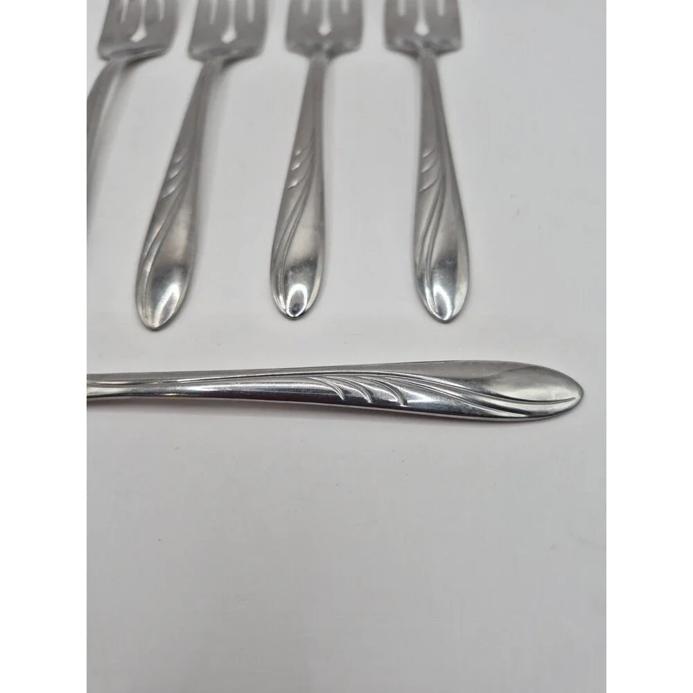 Oneida Stainless Steel Swirl Swish Goddess Salad Fork, 6 1/4